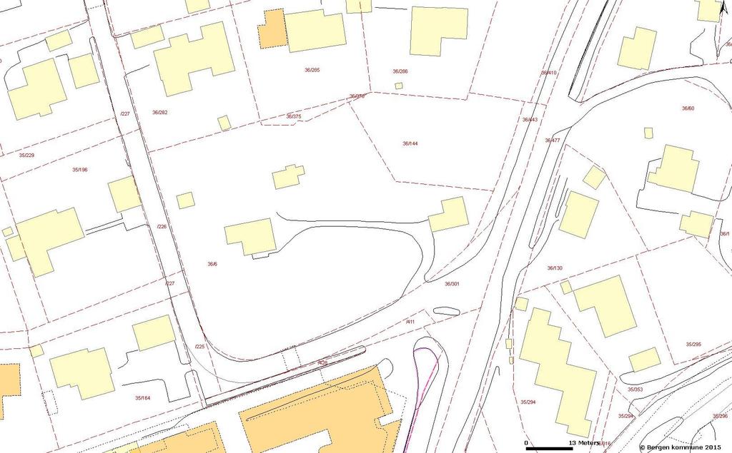 4.4. Ferdselsårer (kart) Det er ingen synlige spor av gjennomgående stier på eiendommen i dag. Det er ikke funnet historiske kilder som tilsier at det har foregått ferdsel gjennom området. 4.5.