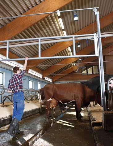 DeLaval vertikalgrind og vippeport - gir fleksible løsninger DeLaval vertikalgrinder brukes der det er begrenset plass til å åpne grindene i lengderetningen.