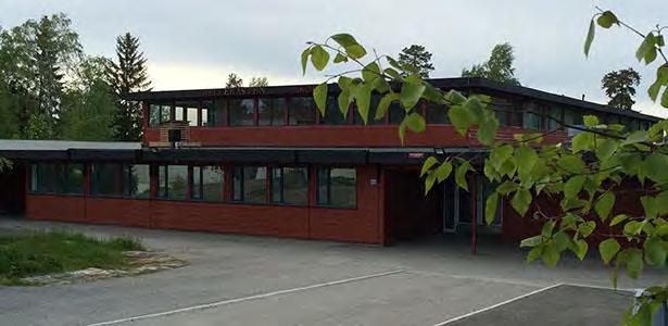 4.2.4 Hellerasten skole 2018/2019: 208 elever Maks kapasitet: 246 elever Plankapasitet 95 %: 234 elever Antall elevgrupper: 8 Antall klasserom: 9 Matrikkel: Gnr 40 Bnr 496 Tomt: 26 156 m² (inkl.