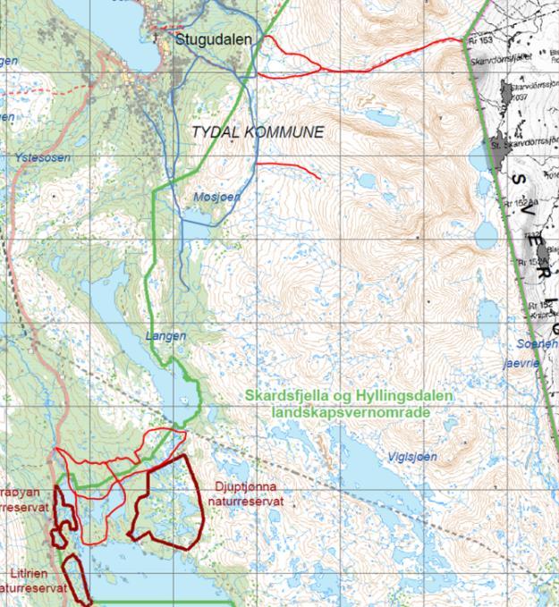 Figur 8. Kart over oppkjørte skiløyper i Stugudal-området og nord i Rien-området (signalrøde og blå traséer).