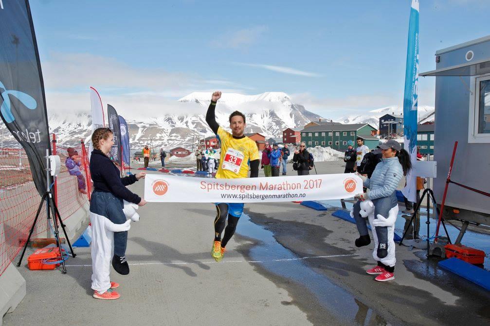 Spitsbergen Marathon hadde i 2017 374 påmeldte deltakere, og satte med det ny deltakerrekord. Spitsbergen Marathon hadde i 2017 et overskudd på kr.