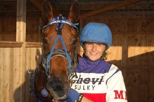 Arne Steen har også hatt flere bra hester, som Sugar Fine Photo 1.13,8a (f. 2005), View Love (bildet under)1.13,0a (f. 2008), Thoj Story 1.