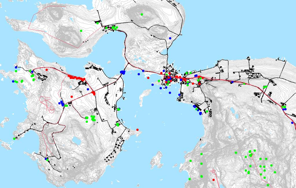 Fjøløy, Klosterøy og Finnasand Mye saueskit på veien og i busskuret på Fjøløy.