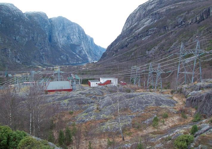 Innslaget av jordbruk er begrenset til Lysebotn og enkelte andre mindre områder som Hatleskog og Vika ytterst i fjorden.