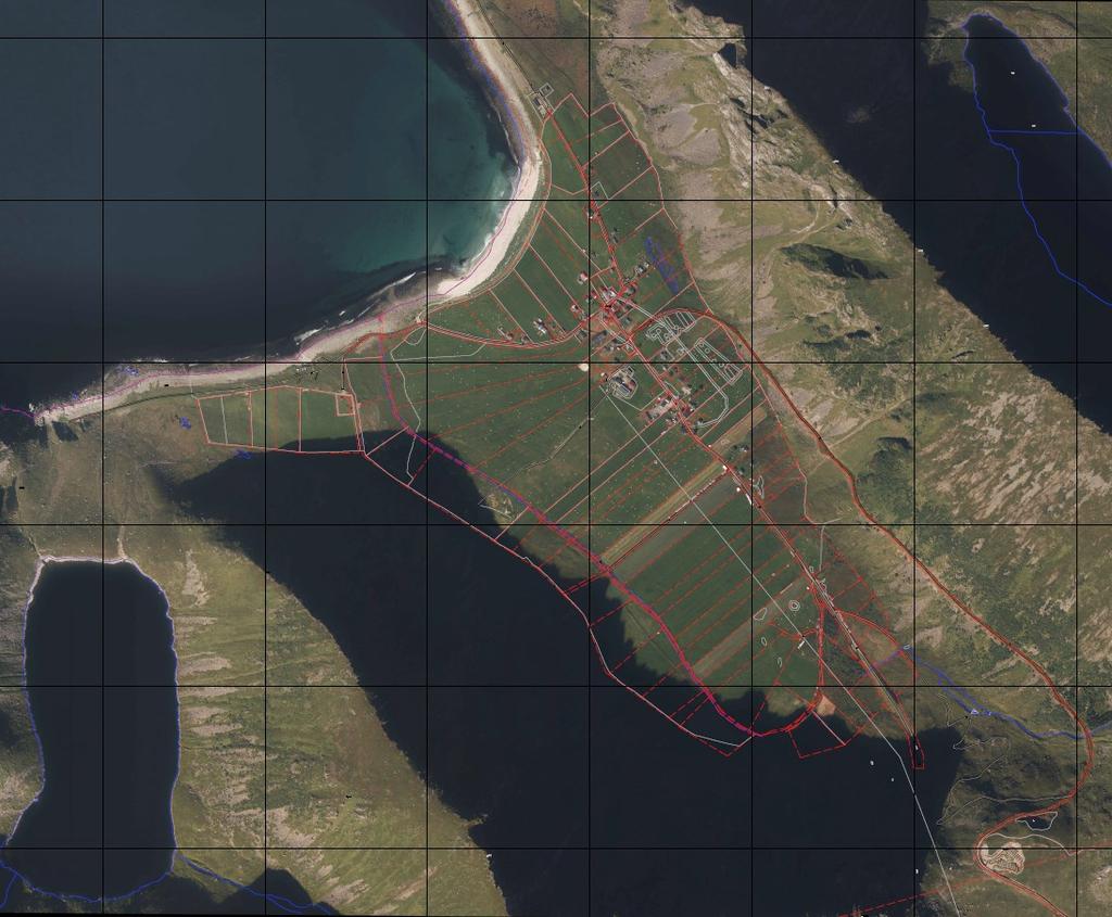 13 3 PLANGRENSE Avgrensing av plan er markert med rød stiplet linje Planområdet inkluderer alle de private eiendommene på Unstad.