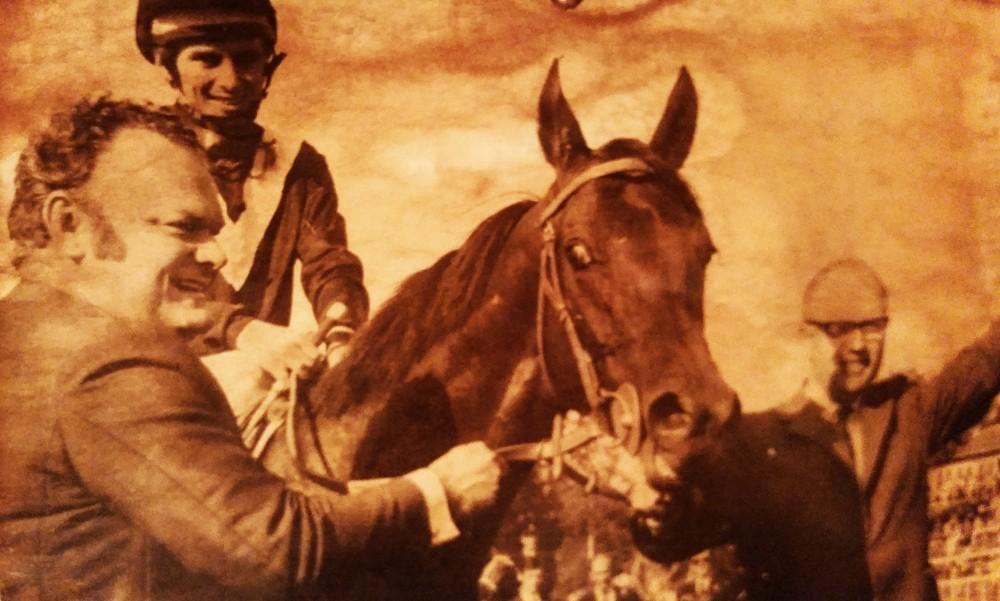 Dizzie Tunes 35 Hvem sa i sin tid disse ord: «When you are on a great horse, you have the best seat you will ever have». a) Lester Piggott b) Winston Churchill c) Napoleon 3 p.