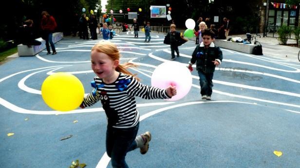 Sirkelformene er også trukket lengre nord på torget og ned til kaiområdet for å skape en helhet i planen.