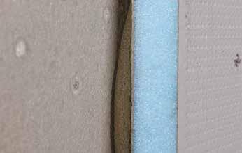 Montering på betongvegg med ujevn overflate og dårlig heft Ved montering på vegger med ujevnheter og/eller usikkerhet knyttet til