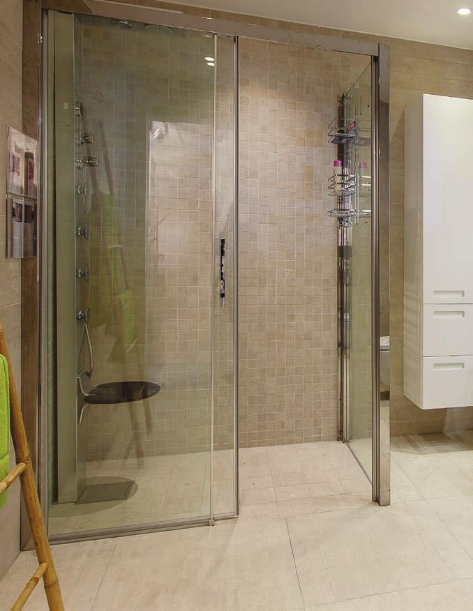 Satina dusjdører er enkle å montere Bunnlister på alle dører, hindrer vann på gulvet utenfor dusjen NÅ 2246,- Før 2995,- FRA 6999,-PR.