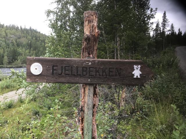 6 «Fjellbekken» skilt Beliggenhet: Ved veikrysset Langetjern/Fjellbekken