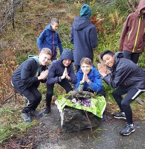 Det vert aktivitetar både ute og inne, undervisning, god mat, leik og underhaldning, og kveldssamlingar. Vinterleir på Orreneset 01.-03.