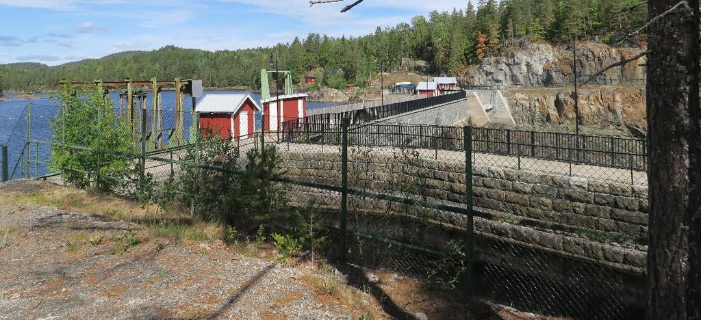 Nederst: Øvre basseng sett mot nord. August 2018.