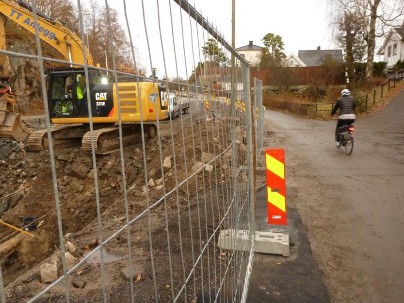 Et omfattende arbeid er i gang på en lang strekning på en drøy 1 km. Dette er for syklister fra bydelene Vågsbygd og Hellemyr.