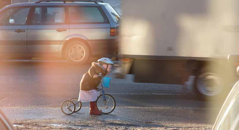 14 15 Framtidige behov og muligheter EGNE NOTATER Trygg Trafikk jobber langsiktig og har alltid et blikk frem i tid før året avsluttes.