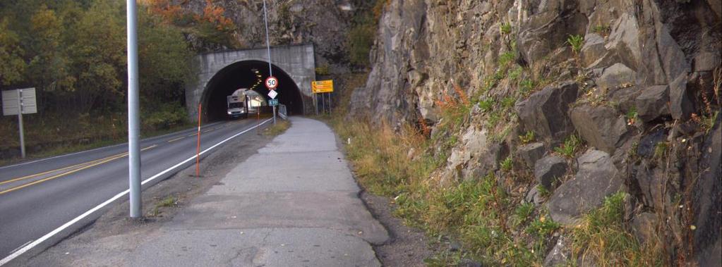 Gang og sykkelvegløsning ved Nonshaugen tunnel i Svolvær Ingen områder er særskilt tilrettelagt for sykling. Egne sykkelfelt finnes ikke.