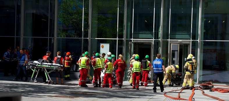 Teoriopplæring av innsatspersonell fra de tre etatene skal ivaretas av utdanningsinstitusjonene, som også har ansvar for å