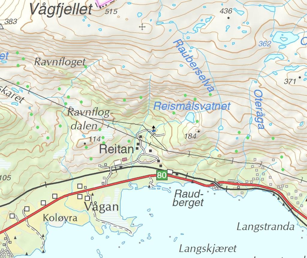 Figur 2: Skytebanens plassering og skyteretning i forhold til Skjerstadfjorden, riksvei 80 og Nordlandsbanen. 2.1 BEREGNINGSGRUNNLAG FOR STØY Beregningsgrunnlaget er gjengitt i Tabell 1.