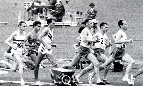 Herb Elliot Rome 1960 Herb Elliot (fourth from the right) en route to the Olympic gold medal in 1960 10 Statistics Henrik born 24.2.91 800m: 1.