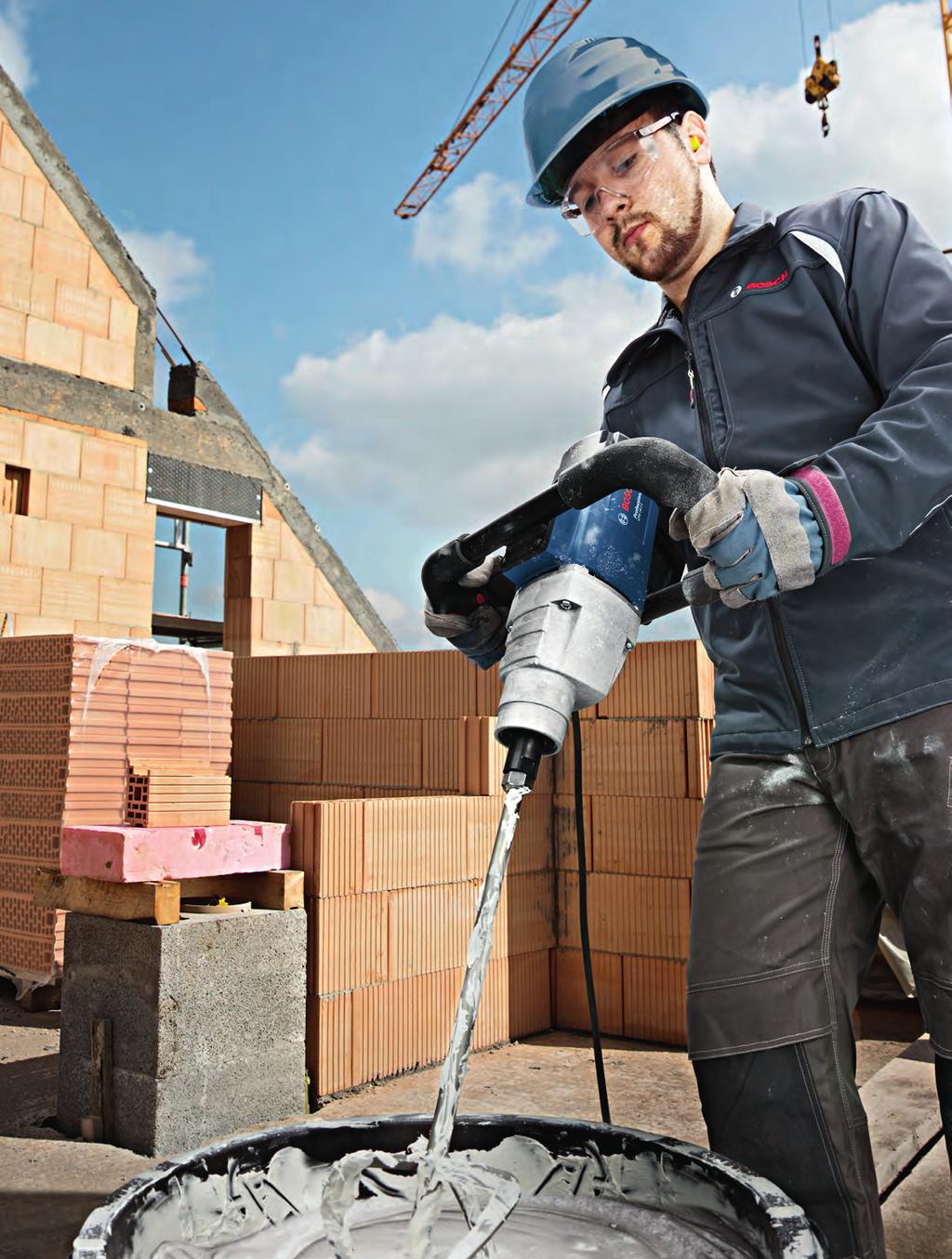 VI HAR MASKINENE OGSÅ DE SPESIELLE Skal du blande mørtel eller skjære i skumgummi, så har vi maskiner til det også It s in your hands Bosch Professional 3 998,-* 4 997,50** 1 2 3 2 GEAR SELECTION