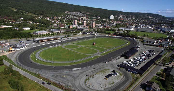 Drammen Travbane Dato Kat. Strek Lengde Startmetode 28. april Lunsjtrav lørdag A, B SHETLAND Strek: 3.00. 1 700m. Voltestart 11. august V75 Fantastic s Minneløp 2018 B, C, D Strek: 2.00. 2 100m.