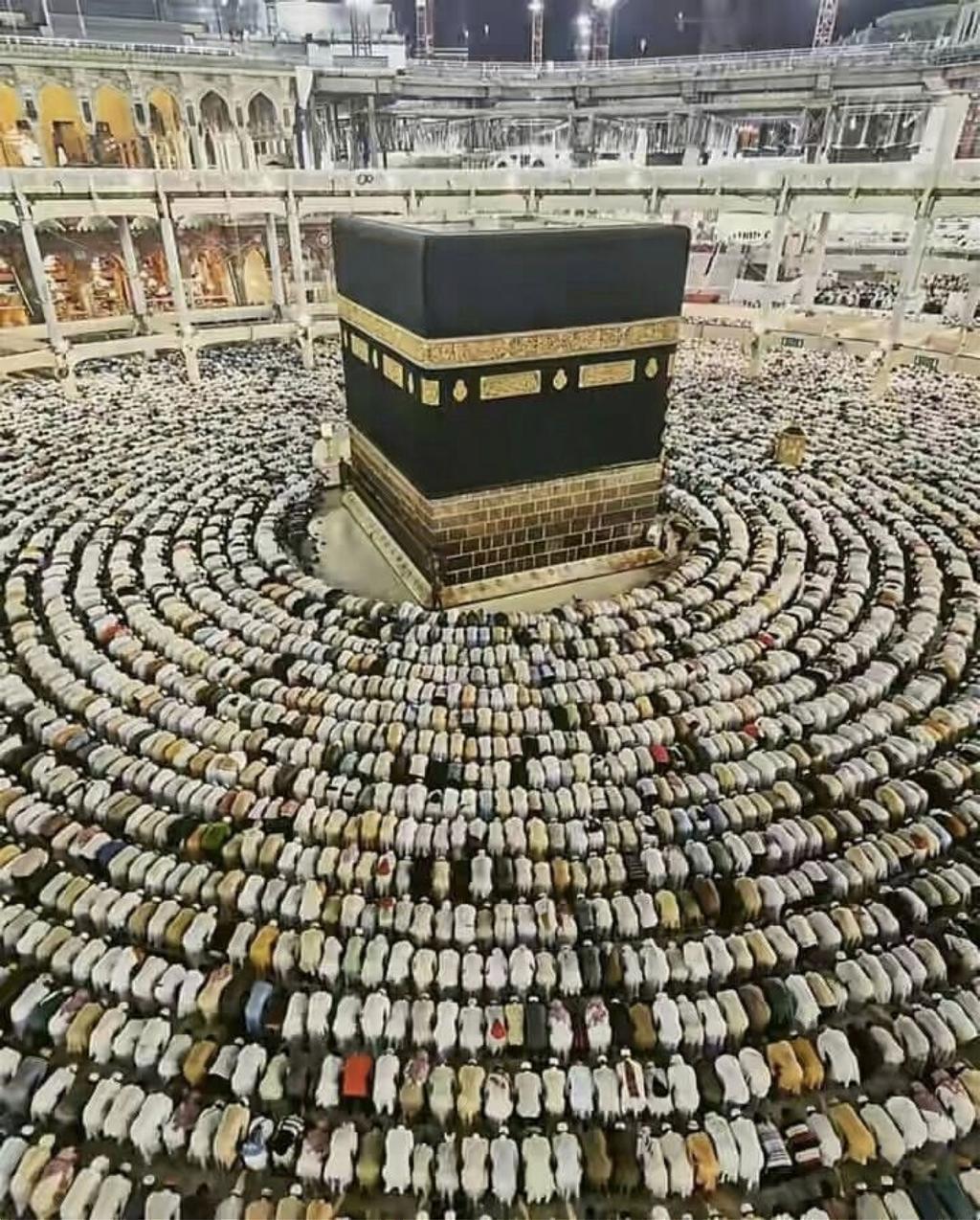 Islam 153 067 registrerte medlemmer i muslimsk trossamfunn i Norge (SSB 2017) Muhammed er Guds (siste) sendebud Koranen er den siste i rekken av hellige skrifter Hadith