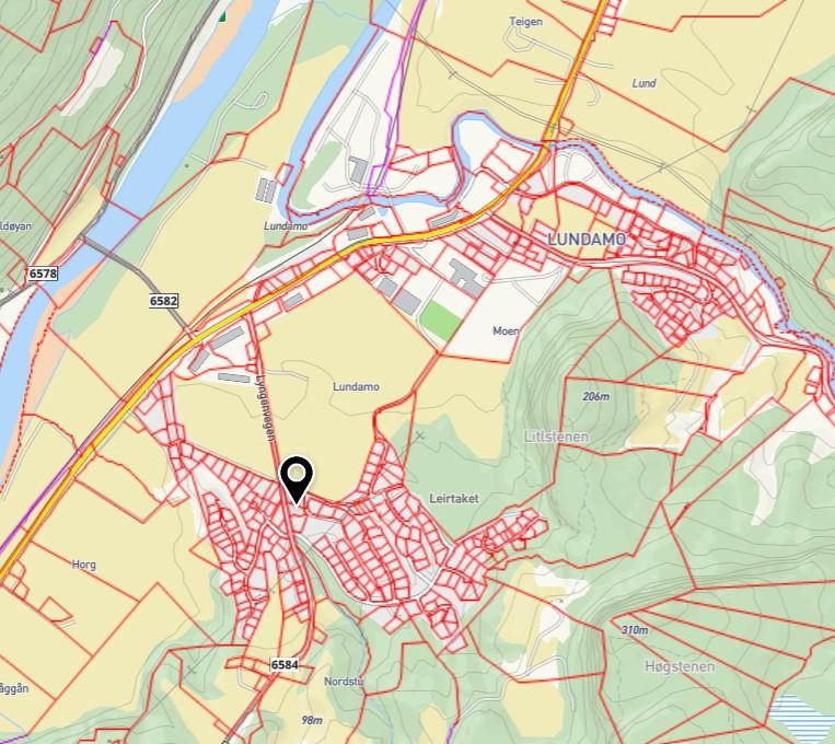 Figur 1 viser plasseringen i Lundamo. Planprosess: Formannskapet vedtok i møte den 22.08.17, sak PS 109/17, å legge planforslag for Lyngenvegen ut til offentlig ettersyn og høring.