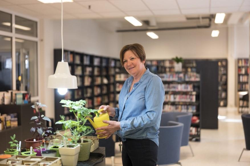 april i år skal kulturhuset med bibliotek markere sitt 20-års jubileum! Aktivitetsnivået og tjenestetilbudet er variert og mangfoldig. Handlekraft er ett stikkord.