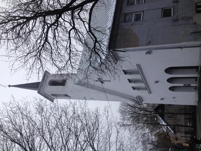 Peeteli En kirke som har mange funksjoner. I 1993 fikk menigheten tilbake kirka, men den var da i veldig dårlig stand.