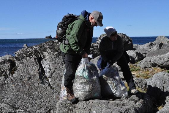 Med utilgjengelighet menes her hvor krevende det er å komme seg til ryddestedene, og det avhenger i tillegg til distanse fra farbar vei, også av topografi, grunnforhold, bølgeforhold og