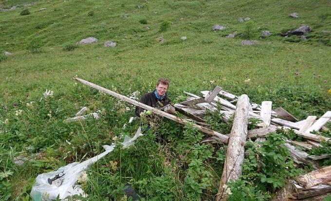 tung og krevende å flytte, og på grunn av veldig små fragmenter.