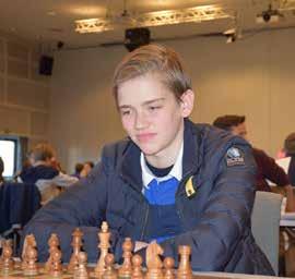 Ned og opp med Tor Fredrik Tor Fredrik Kaasen (14) er en av Norges beste sjakkspillere. For han har høsten vært som et lite eventyr. For et halvt år var antagelig Tor Fredrik ikke i sitt beste humør.