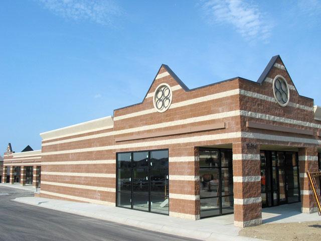 COMMERCIAL FOR LEASE West Point Retail Building D 15514 Spaulding Plaza Omaha, NE (155th & West Maple Road) BUILDING DATA SITE DATA LEASE TERMS Building SF 10,807 Avail SF 2,574 Min SF 1,274 Max SF