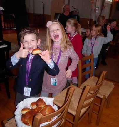Lys Våken-gudstjeneste Vårt motto er: Alle kan synge og for ditt barn har du den fineste stemmen! Babysang ledes av organist Sigrid Bråthen og Ellen Langfoss.