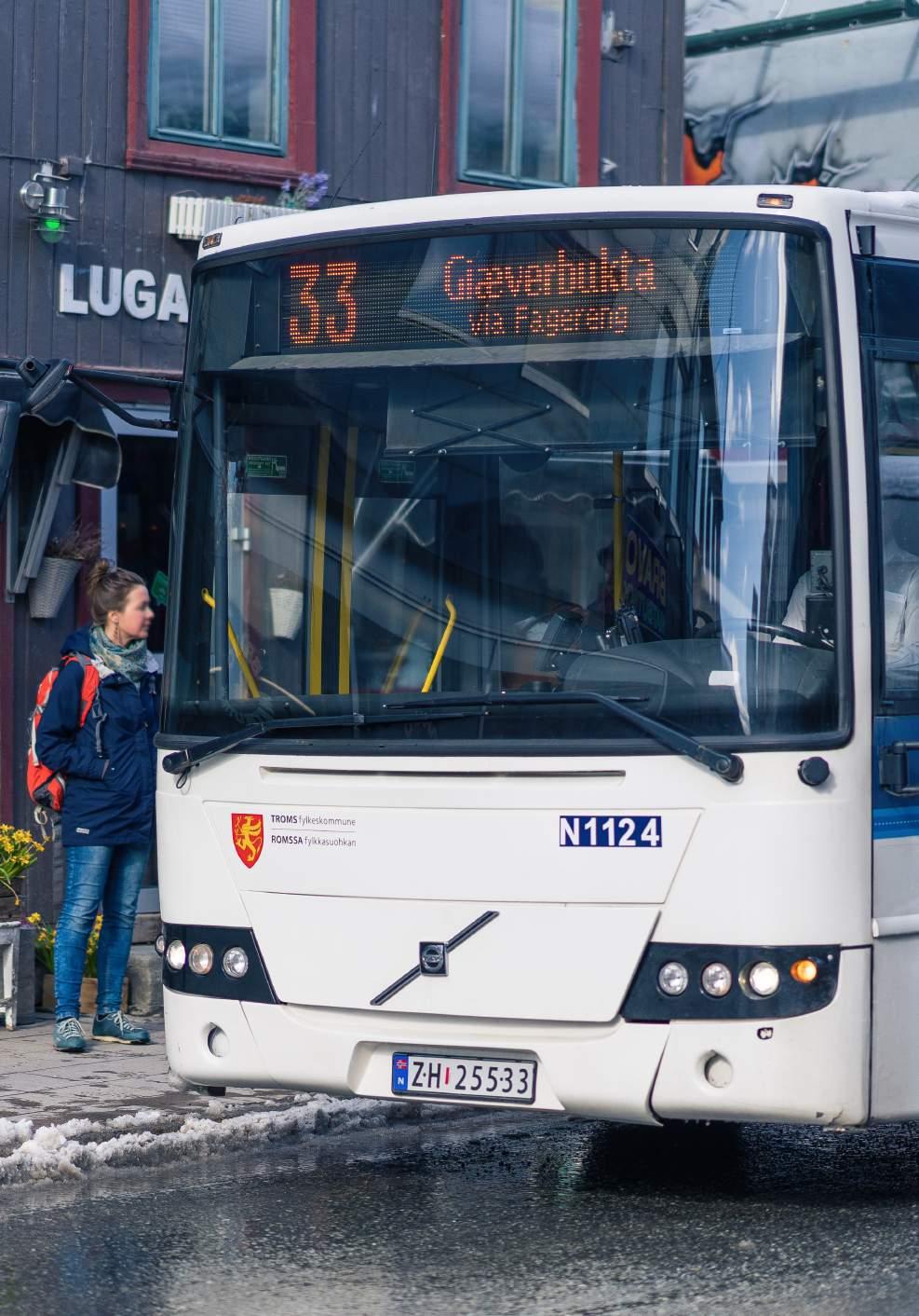 TROMS FYLKESTRAFIKK Buss 33.