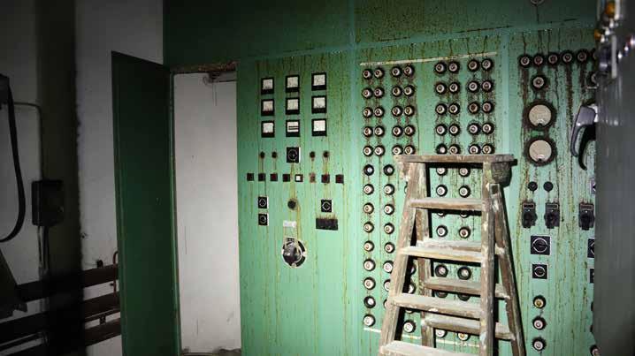 Installasjoner som blant annet telefonavlyttingsutstyr er blitt fjernet fra bunkeren.