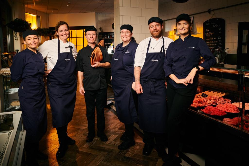 Lunsj- og gryteretter På godt ferskt brød: Oldemorsnitter Pragerskinke & Gretesalat Roastbiff & remulade Reker & majones Karbonade & stekt løk Brie med frukt & nøtter kr 145,-