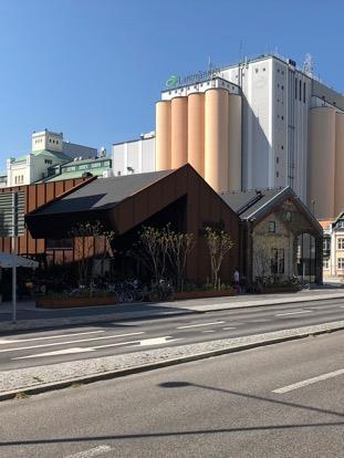 Om de private lekeområdene er mindre kan dette bidra positivt for å få til økt byliv i de offentlige parkene og plassene. Det viktig at det kreves MUA og at dette kan legges på tak og lokk.