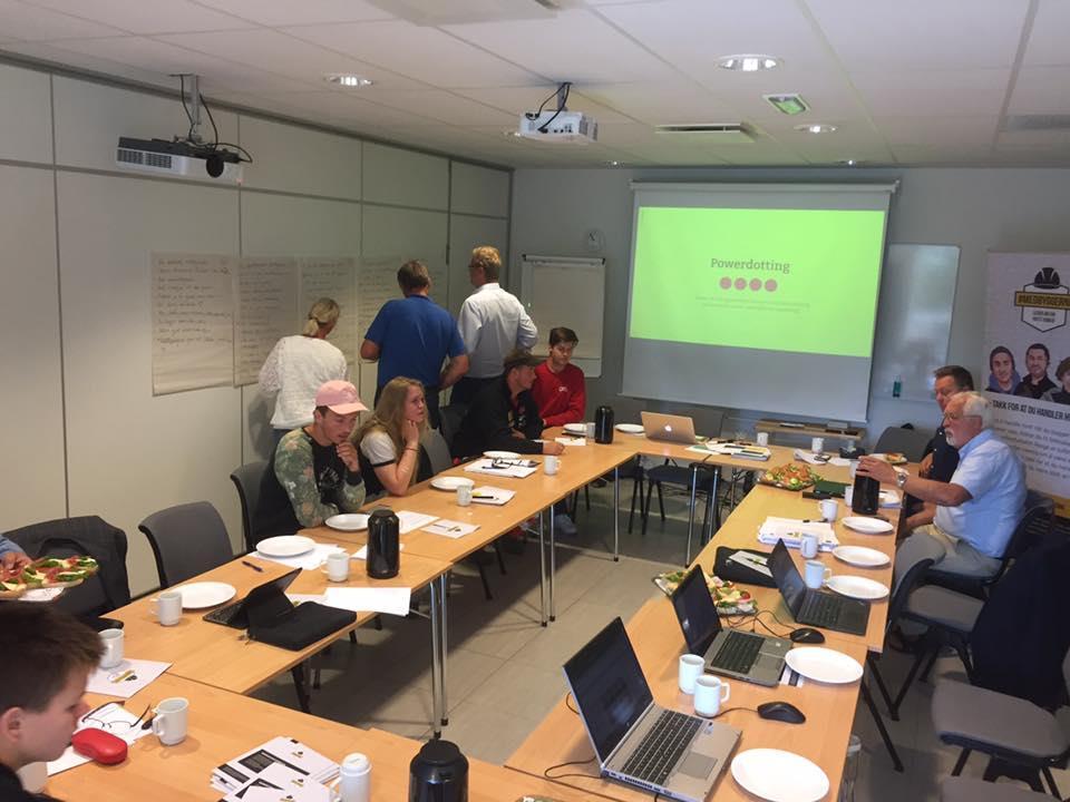 7.8.17: Workshop med 10 lærlinger for innspill i arbeidet med å videreutvikle og tilpasse Medbyggerne til elever i videregående skole Vi ønsker at ungdommen skal bli gode