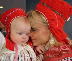27. MARS Flerspråklighet- og kulturforståelse blant helsepersonell ovenfor samiske barn og ungdom 14:00-14:20 Usynliggjøringen av samisk kultur og språk i møte med helsestasjonen i et bysamfunn.
