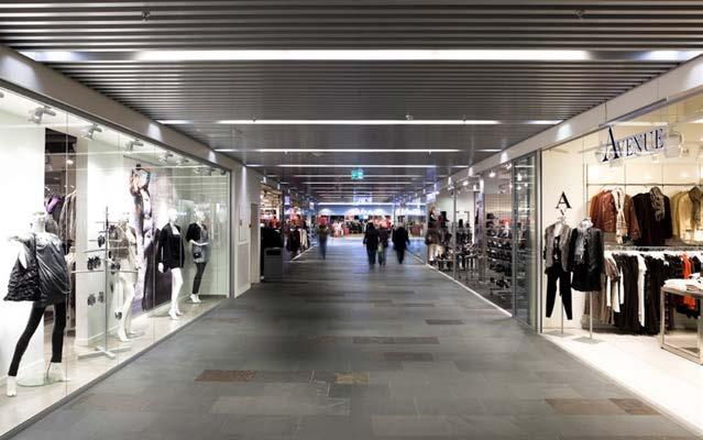 Eksamensoppgave: Klesbutikken «Fashion for future» ligger i et kjøpesenter i en liten småby på Vestlandet. Det er ca.
