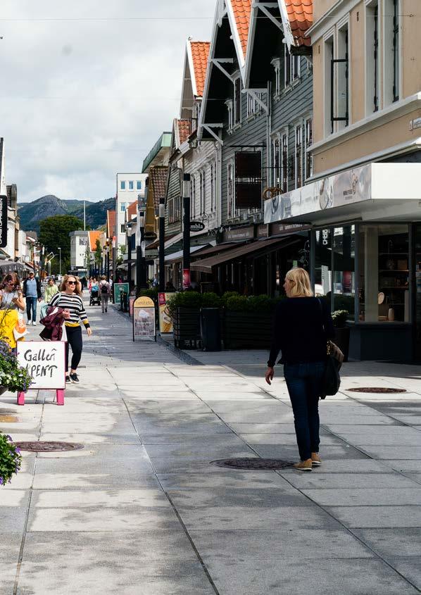 SANDNES SENTRUM Det er mange kjekke butikker, kaféer og hyggelig atmosfære i Norges lengste gågate.