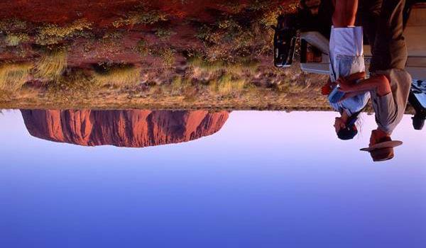 Det legendariske toget The Ghan tar dere videre med inn mot Red Centre, hvor dere finner mange av Australias naturskatter, blant annet Ayers Rock, Uluru, Kata