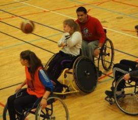 Idrettstilbud Paraidrettstilbud til bevegelseshemmede Basketball Klubb: Bergen Wheelers Sted og tid: Olsvikhallen i Bergen onsdager 21.00-22.30.