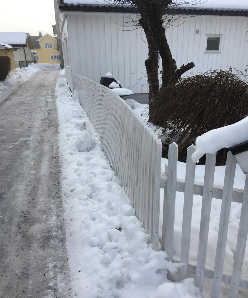 Arbeidergata Nytt gjerde Jernfestene i bånn tålte