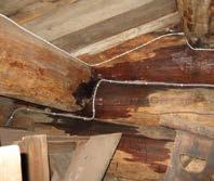 Lekkasjer og deformasjoner i tak som truer med større skader over kort tid, råte i konstruksjon som utvikler seg