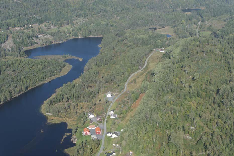 Figur 5-18: Åsvannet i Skjerkholtdalen, sett fra sør mot