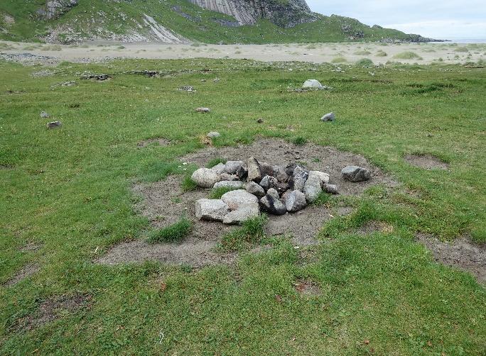 7.2 Slitasje og erosjon ved Bunesstranda og Horseid Områdene rundt Bunesstranda og Horseidstranda har en del slitasje etter fotturister og camping.