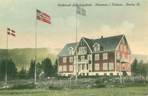 postkort viser den gamle bygningen til Buskerud