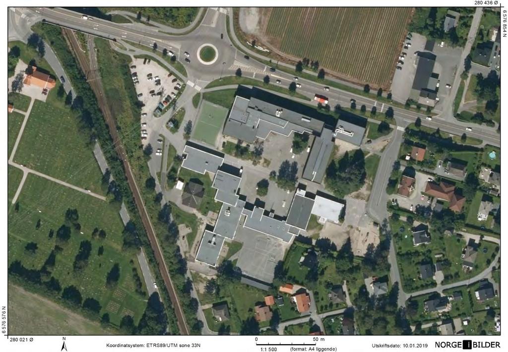 Figur 9-9: KM 3 Hafslund skoler sett fra luften i 2018 (kilde: Norge i Bilder).