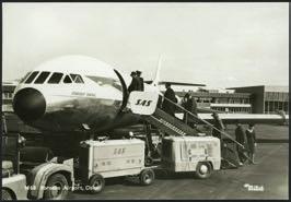 K-4 100,- 1081 * Fornebu Airport, Oslo.